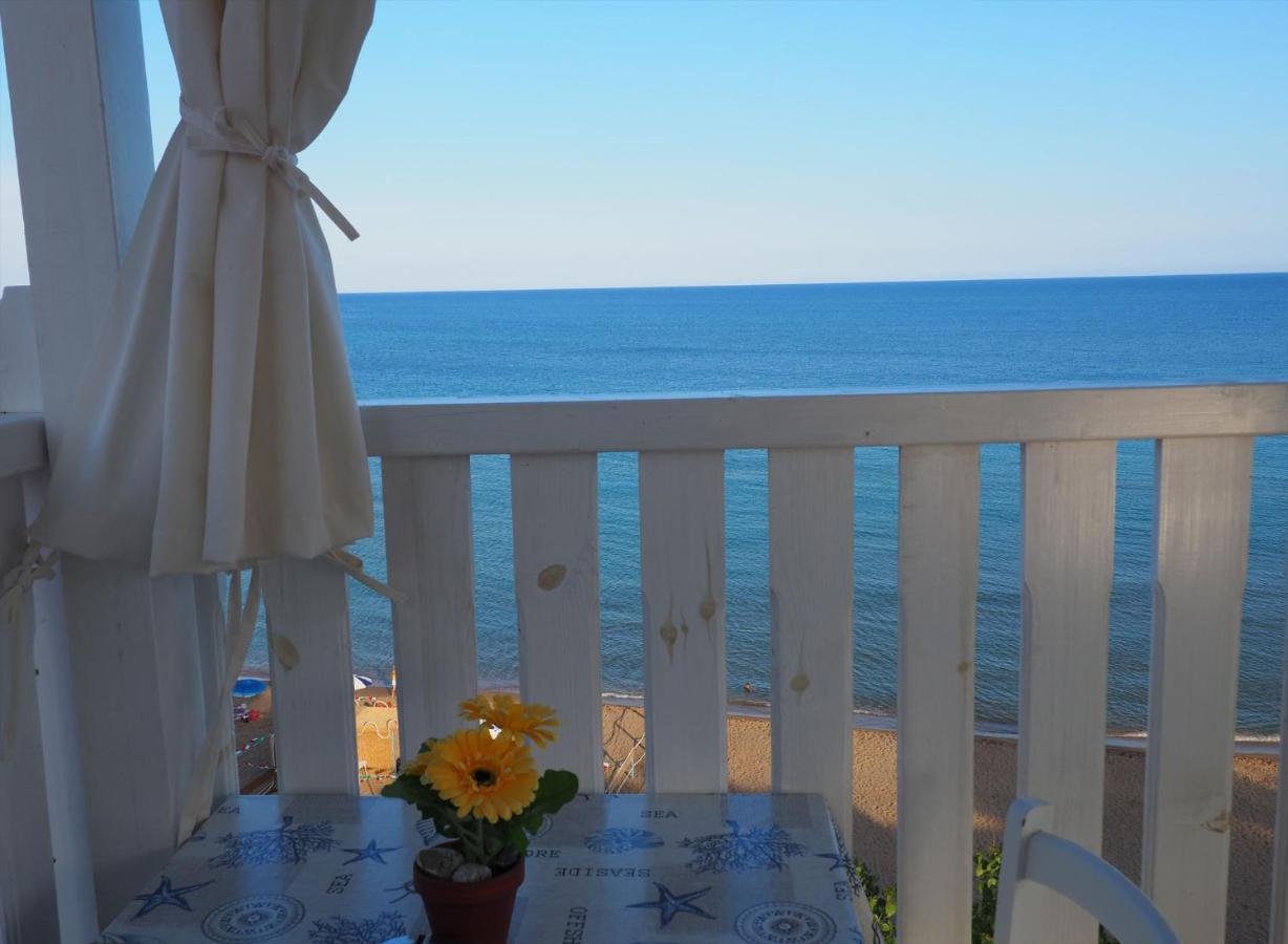 B&B Capo Rizzuto Fronte Mare Eksteriør bilde