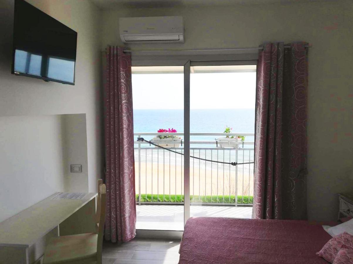 B&B Capo Rizzuto Fronte Mare Eksteriør bilde